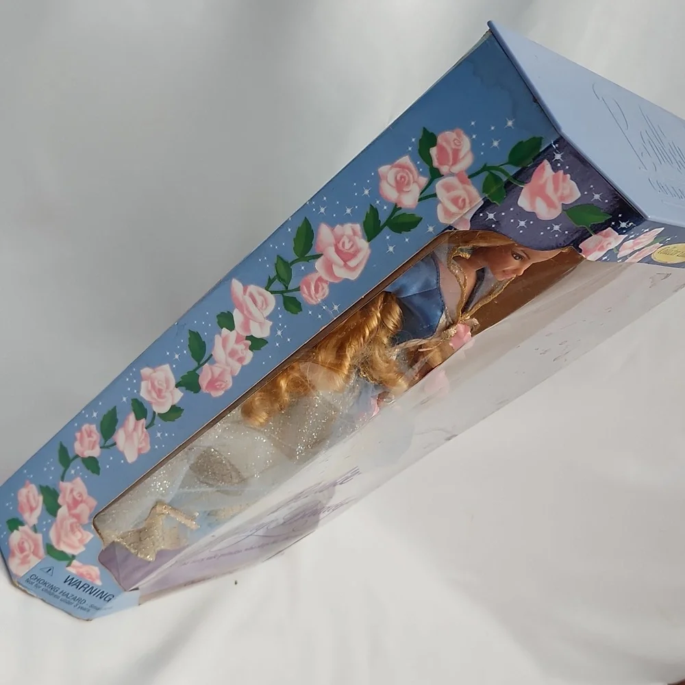 1998 Barbie as Sleeping Beauty - Picture 5 of 9